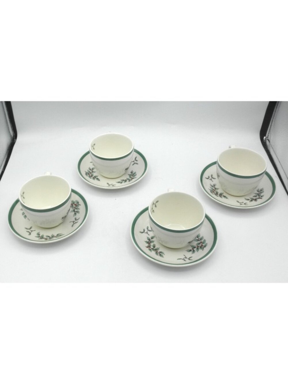Christmas Tree by Spode Flat Cup & Saucer Set of 4 Pattern Code: SP CHT England - Picture 4 of 12